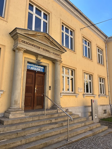 Eingangsbereich der Bibliothek 